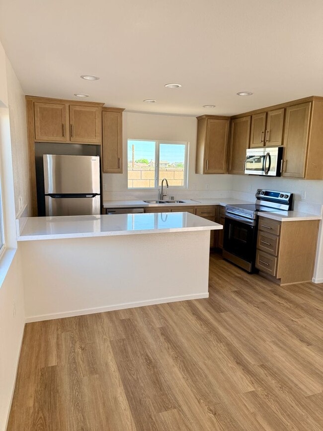 Building Photo - BRAND NEW 1 BEDROOM ADELANTO HOME