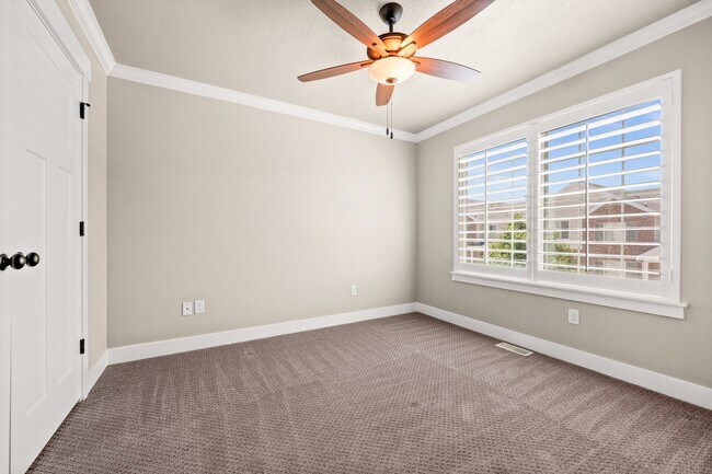 Building Photo - 771 Newfield Dr