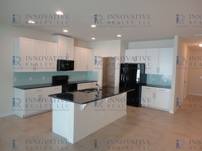 Building Photo - 3BR/2.5BA Town Home in Aloma Trails Commun...