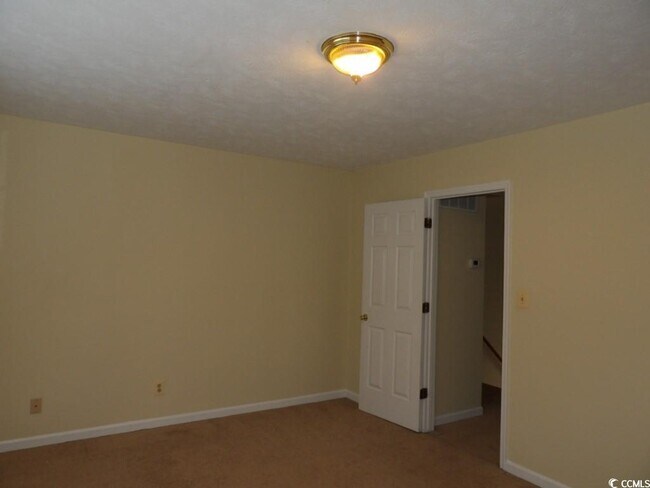 Building Photo - 1025 Carolina Rd