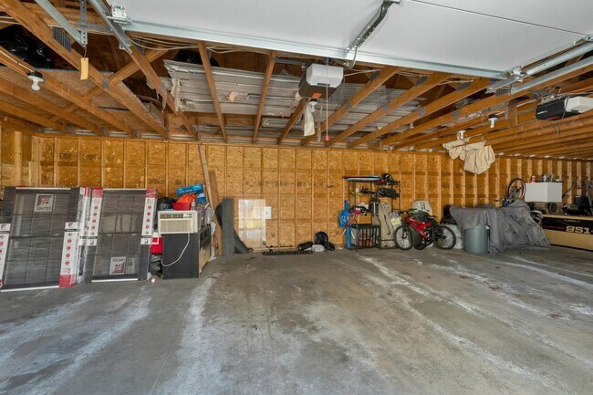 Building Photo - 32 Suffolk Ct