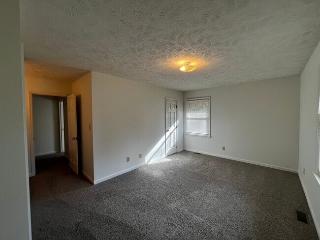 Building Photo - 1016 Ancestry Dr