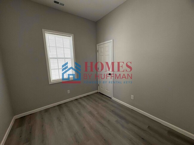 Building Photo - Two Bedroom House | Completely Updated