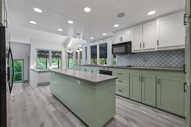 Building Photo - 4301 Hyridge Dr