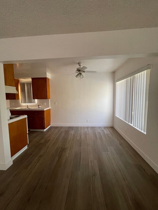 Interior Photo - 1706