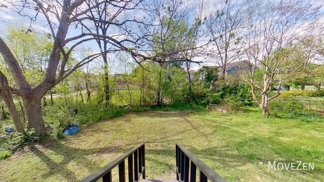 Building Photo - 1710 Oakwood Ave
