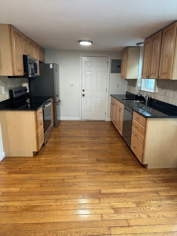 Building Photo - 251 Neponset St