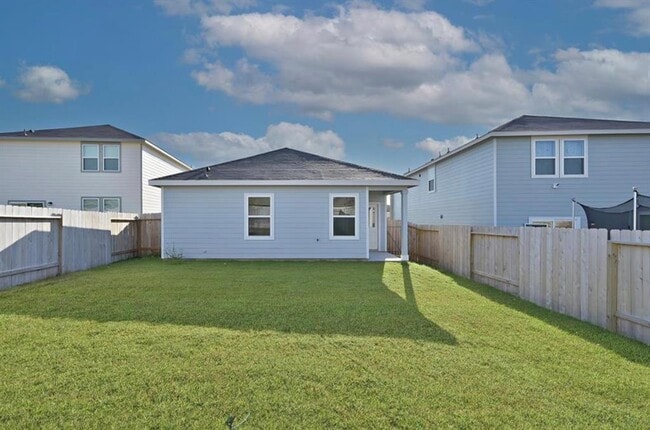 Building Photo - 524 Halifax Ct