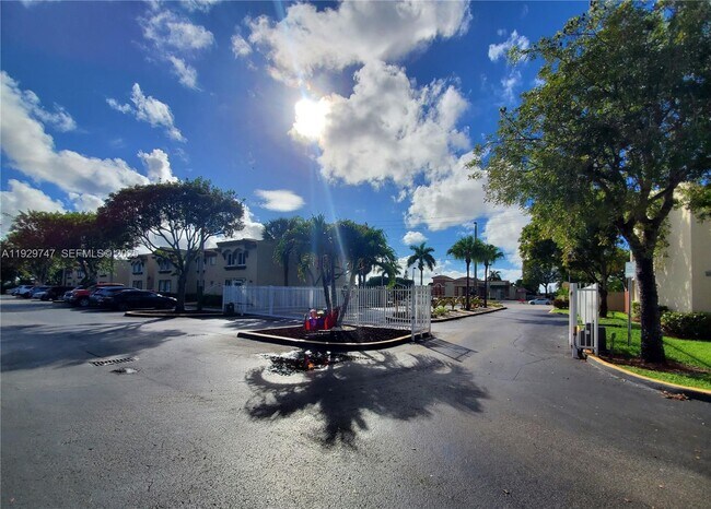 Building Photo - 15701 SW 137th Ave