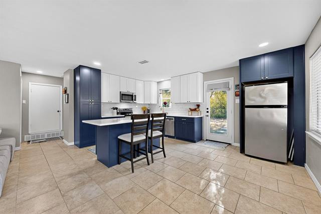 Building Photo - 10018 Olmos Dr