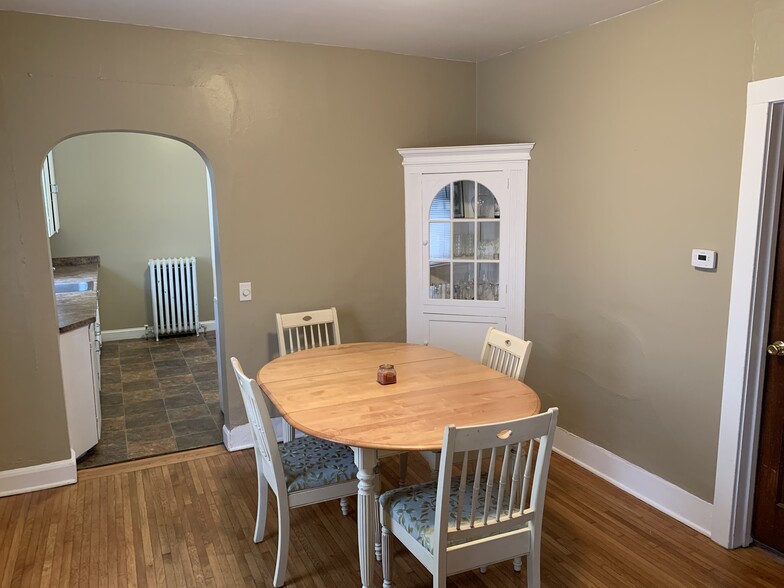 Building Photo - 30 Gold St