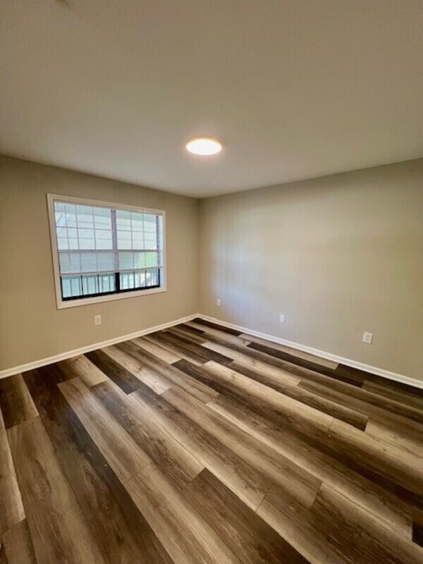 Building Photo - 593 Star Light Dr