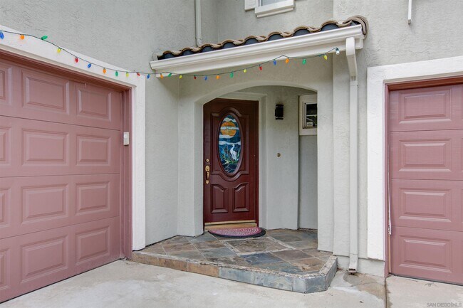 Building Photo - 10394 Valley Waters Dr