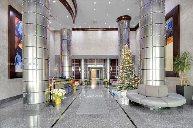 Building Photo - 350 SE 2nd St