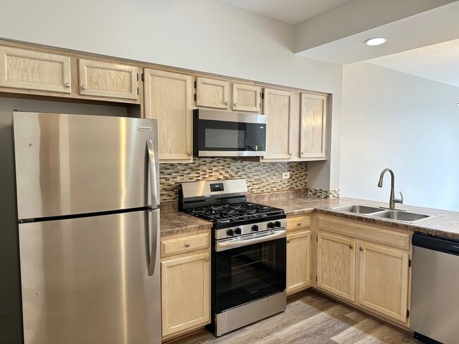 Building Photo - 125 Capella Ct