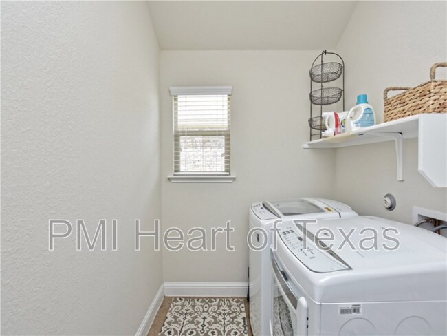 Building Photo - 2413 Grand Lake Pkwy