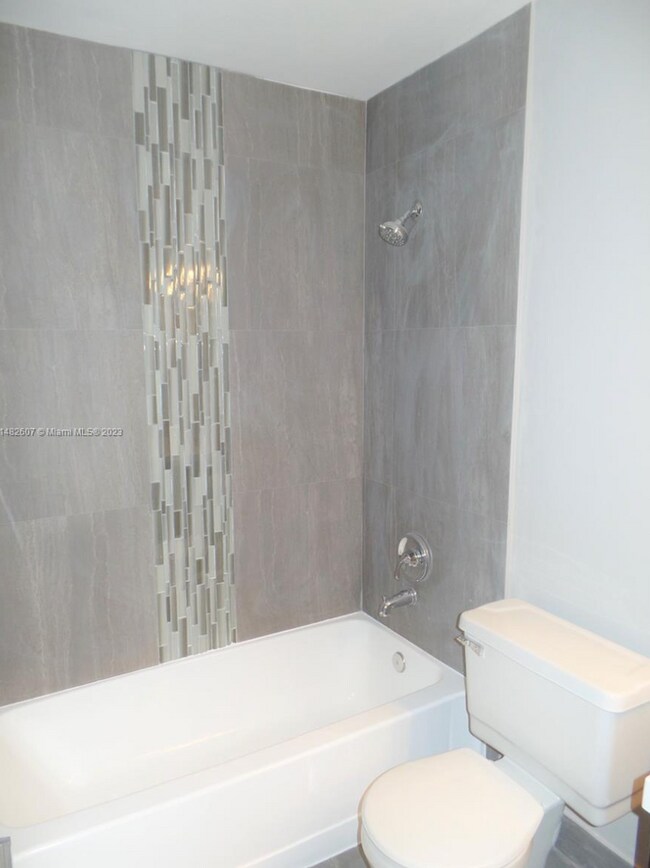 Building Photo - Beautifully Renovated 1-Bedroom, 1-Bathroom Condo in the Gated Community of Royal Poinciana!