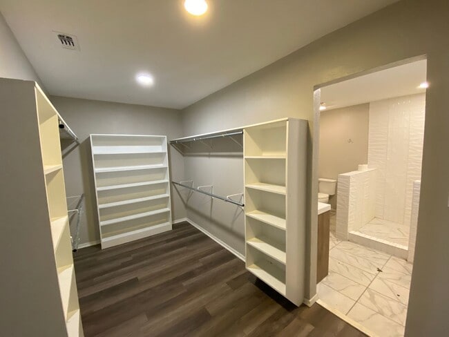 Building Photo - 5218 Green Valley Trail