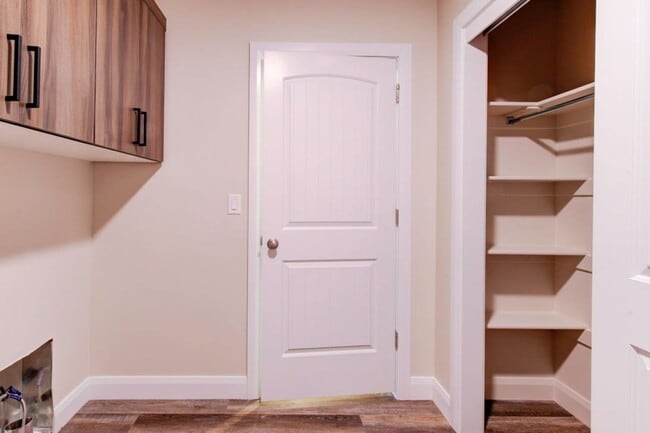 Building Photo - Shadow Cove Townhouse