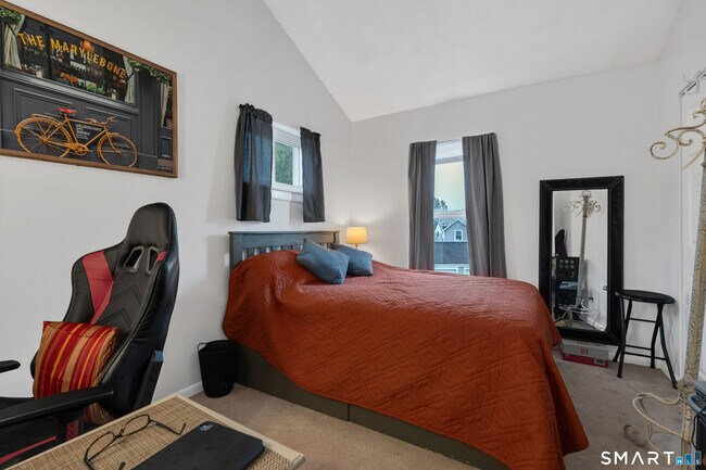 Building Photo - 92 Limewood Ave