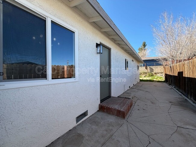 Building Photo - 16280 Lorene Dr