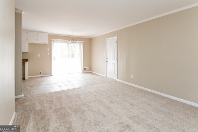 Building Photo - 892 Oak Dr