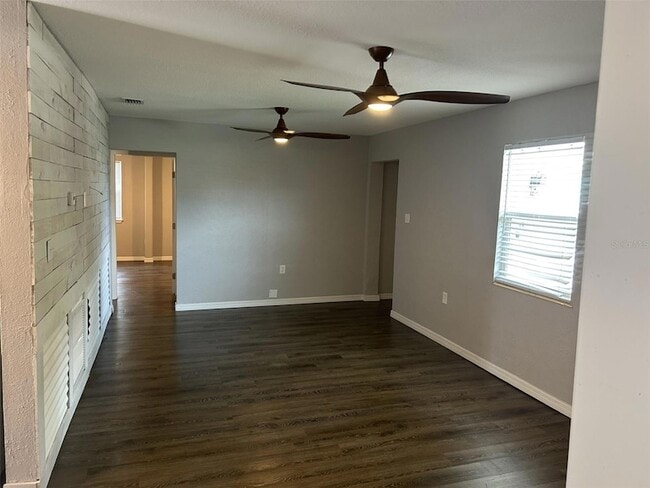 Building Photo - 4491 Crestwood Dr N
