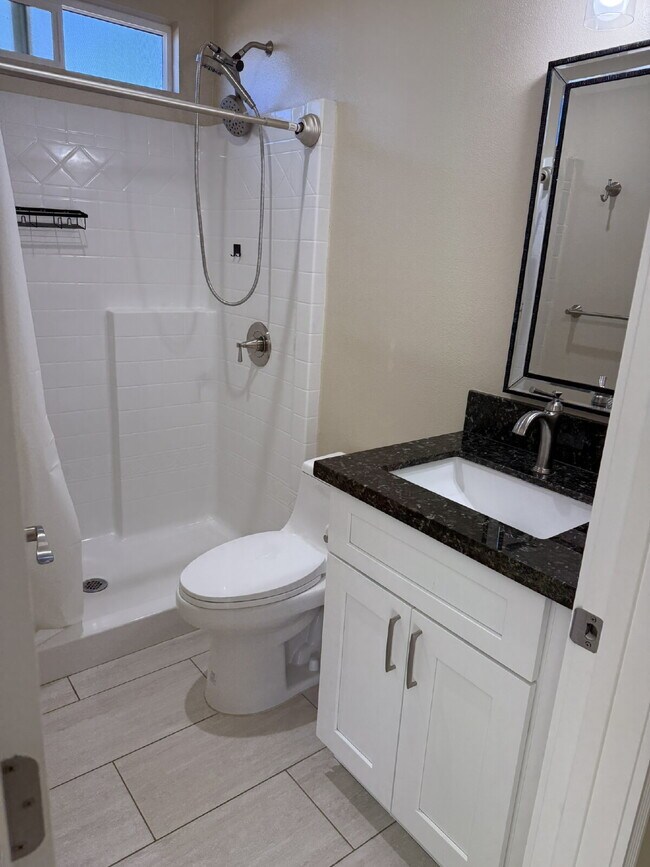 Building Photo - Beautifully finished 2024 ADU in the Victo...