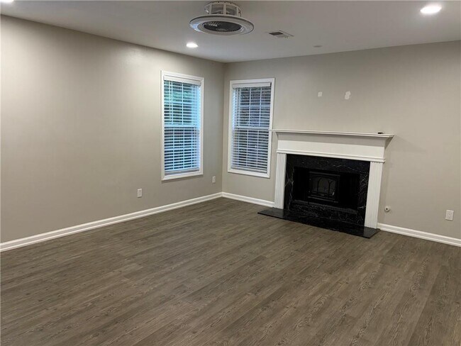 Building Photo - 1105 Trumpet Vine Ct SE