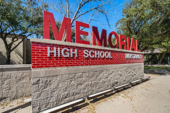 Building Photo - 8954 Chatsworth Dr