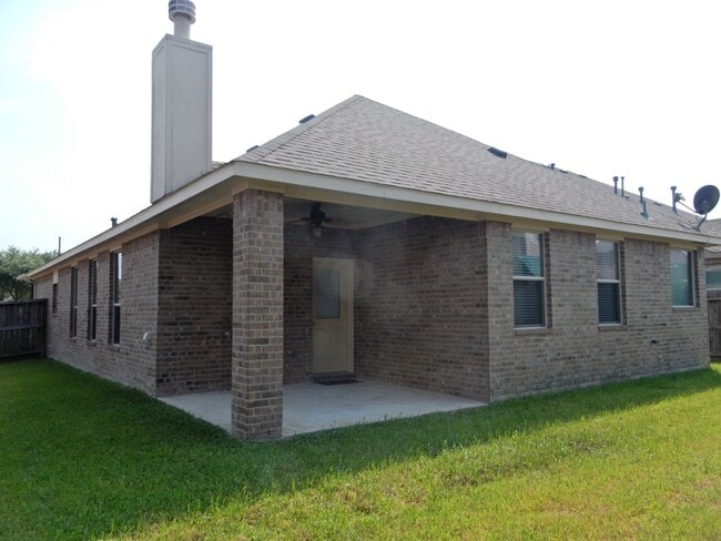 Building Photo - 24510 Avellino Ct