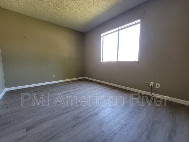 Building Photo - 7396 Marani Way