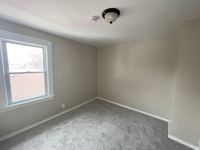 Building Photo - Section 8 & EDEN Accepted – Move-In Ready Comfort for Your Next Chapter in Cleveland!