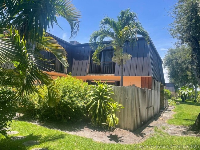 Building Photo - 2457 Waterside Dr