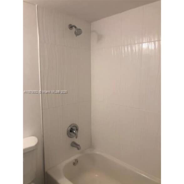 Building Photo - 5960 W 25th Ct