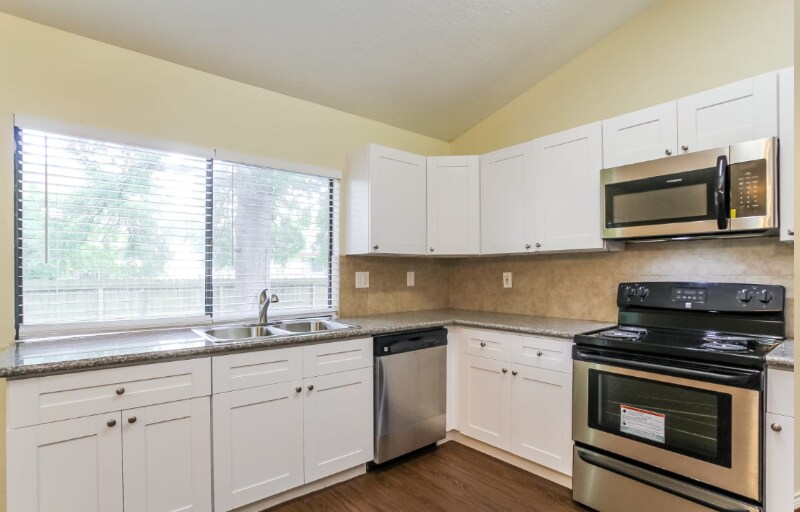 Building Photo - 14117 Edenglen Dr