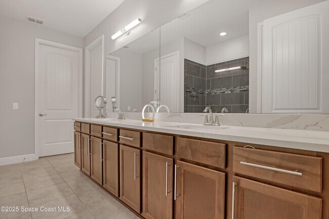 Building Photo - 1752 Killian Dr