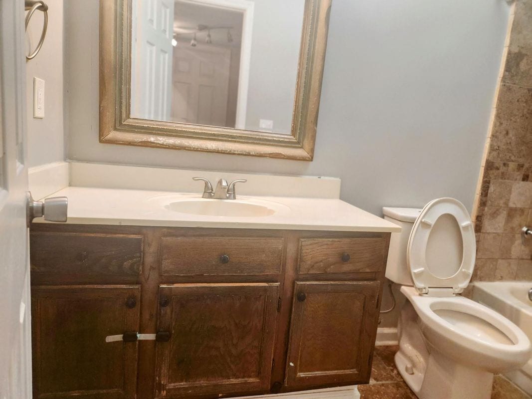 Building Photo - 2611 Vinings Central Dr