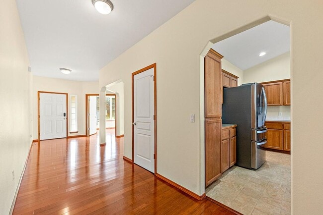 Building Photo - Beautiful Single-Story Olympia Home with Dog Wash, Garden Beds & Thoughtful Layout