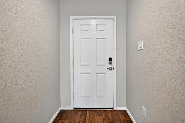 Building Photo - 1610 Bear Spring Dr