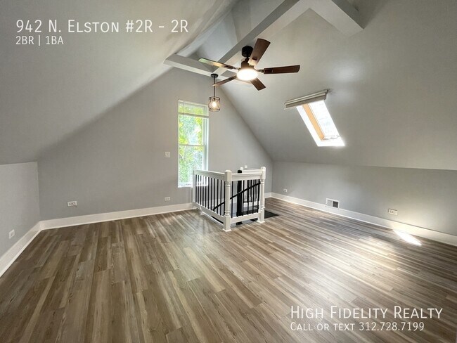 Building Photo - 942 N Elston Ave