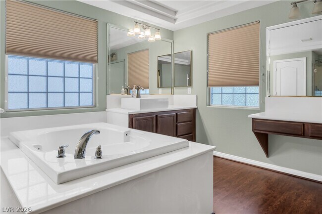 Building Photo - 3069 Regal Cove St