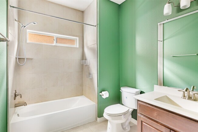 Building Photo - 2817 Shadow Woods Ct