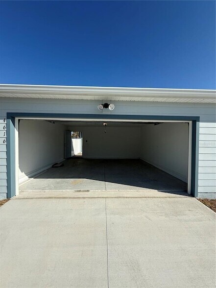 Building Photo - 4616 ORCHARD VIEW Aly