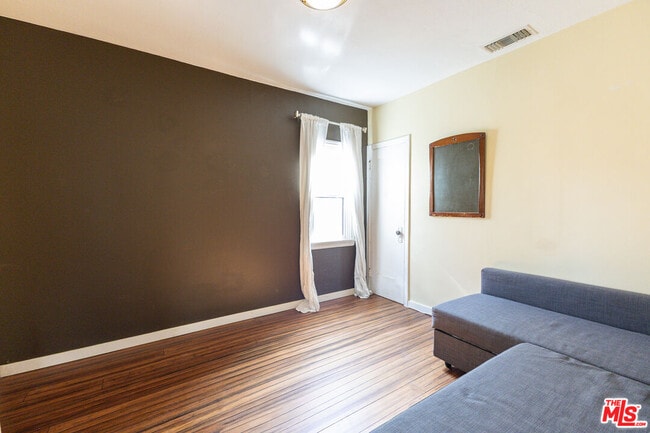 Building Photo - 3418 Greensward Rd