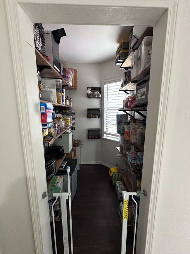 Building Photo - 6916 Elliot Ct