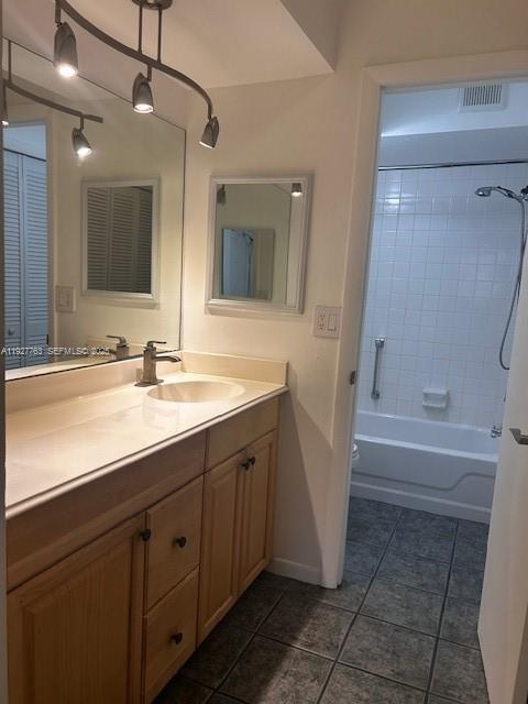 Building Photo - 8002 Lagos De Campo Blvd