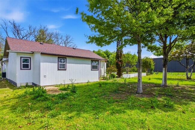 Building Photo - 2543 Co Rd 332