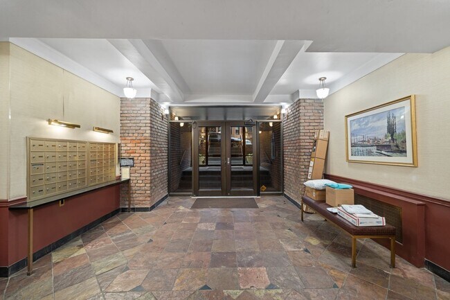 Building Photo - Charming 1BR Condo in Upper West Side