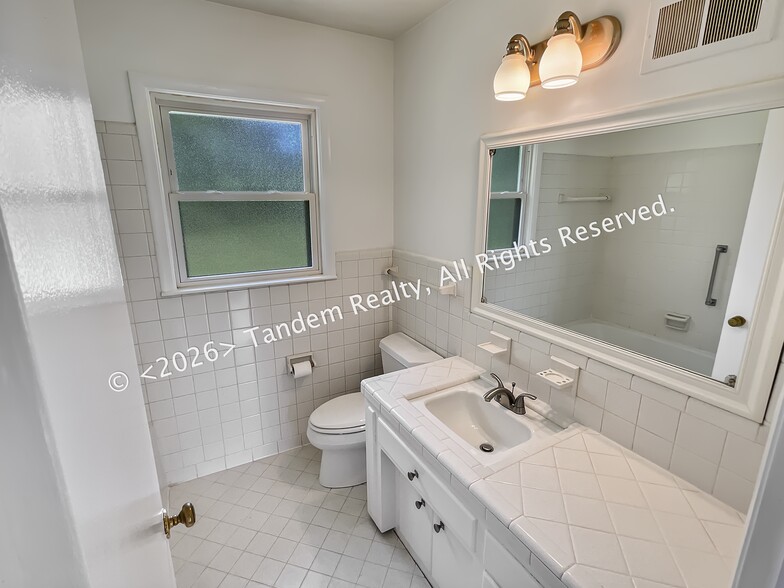 Building Photo - 406 Ritchie Dr